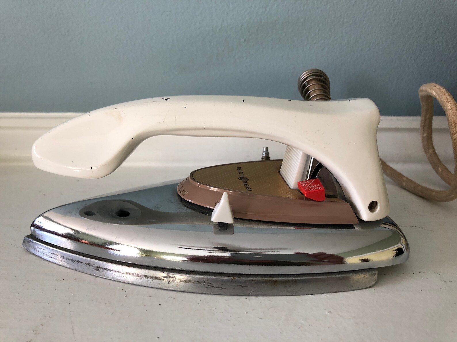 1950s ge travel iron