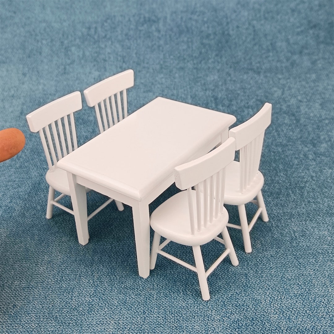 Set Tavolo Da Pranzo Rotondo E 2 Sedie In Legno Per Casa Delle Bambole Scala 1:12, Colore Bianco - 4