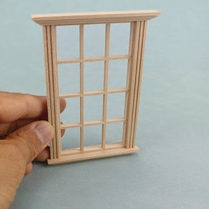unbemalte Fensterscheiben im Puppenhaus-Miniaturmaßstab 1/12