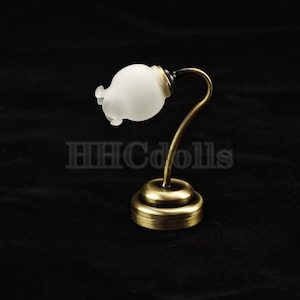miniature light dollhouse 1/12 scale decortion Flower-shaped lampshadeTable lamp LED can light up