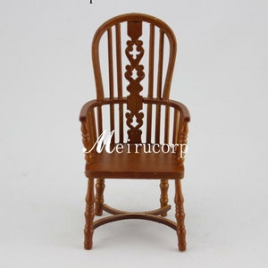 Belle maison de poupée miniature à l'échelle 1:12 chaise de collection en bois faite main