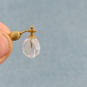 Miniatur Spielzeug Puppenhaus Geschenk 1:12 Parfüm Flasche Modell