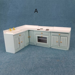 Miniature Dollhouse 1:12 Scale kitchen cabinet set