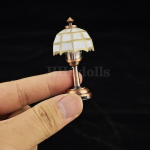 miniature light dollhouse White desk lamp 1/12 scale decortion gift LED can light up