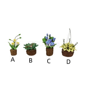 Dollhouse 1:12 Scale Miniature Lily Green plant potted clay flower model