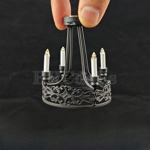 Miniatur Kronleuchter Licht Puppenhaus 1/12 skala decortion diy Spielzeug Geschenk LED kann leuchten