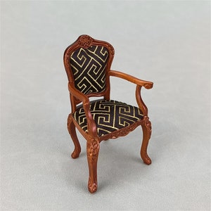 Miniature Dollhouse 1:12 Scale armchair