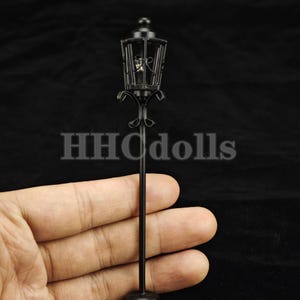 Miniature Dollhouse Black Metal LED Street Light: 1/12 Scale