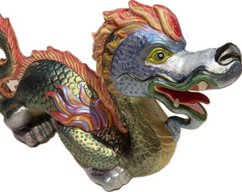 Scultura di drago in ceramica dipinta a mano: decorazione artistica cinese (23 x 40 cm)