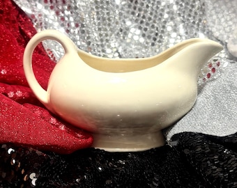 Exquisite Kitchen Decor - Gravy Boat - Kitchen and Dining Utility - Handmade White-Gold Glazed Serving Bowl - Food Safe Dinnerware - Gift