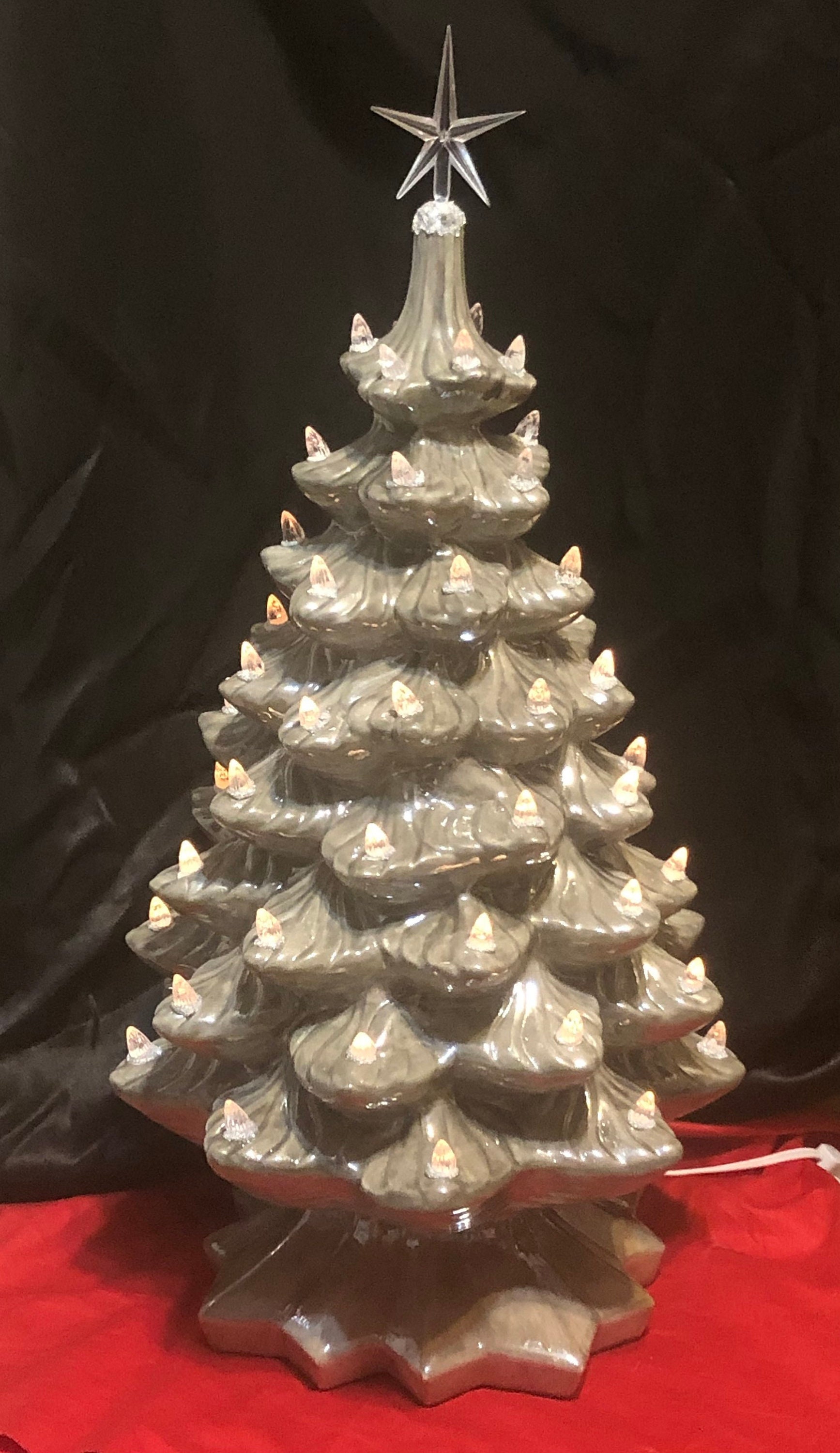 Rare Atlantic Molds Ceramic Aluminium Ornament Christmas Tree and base