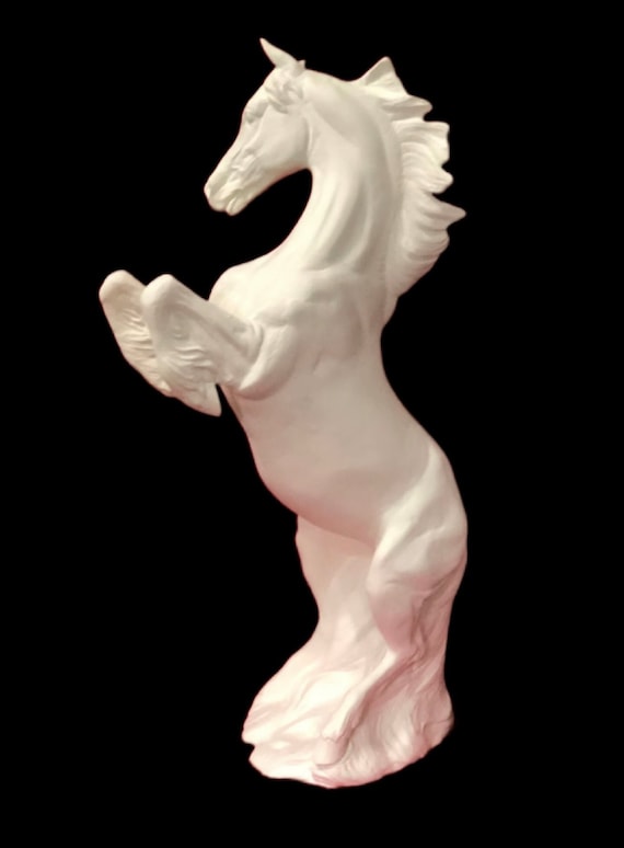 手作りの陶器製馬の彫刻：立ち上がる牡馬の像、DIYギフト - Etsy 日本
