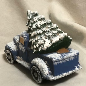 Blue Ceramic Classic Pickup and Tree con nieve y agujeros para luces imagen 4