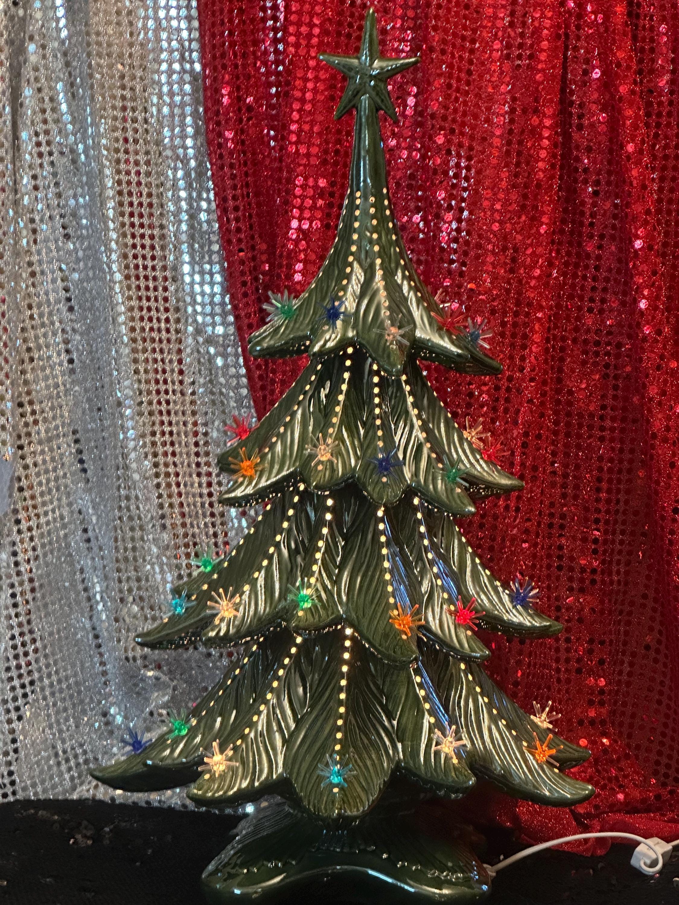 手作り陶器クリスマスツリー：グリーン釉スプートニク電球 - 22.5