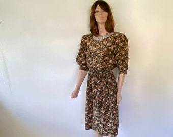 VTG Tee Kleid Spitzenkragen Blumenkleid in Grün