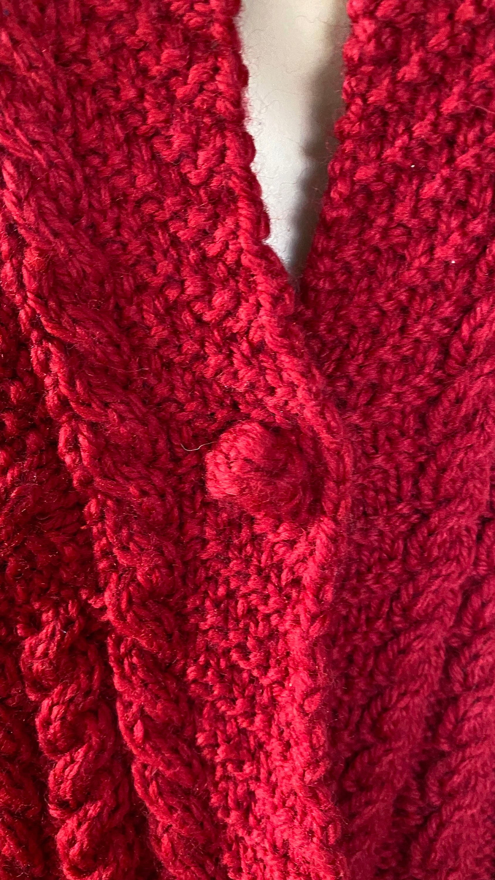 カーディガン hand knitting cardigan   ARGUE Vtg Hand Knitted Chunky Knit Red Cardigan, Braded Collared Sweater