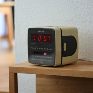 Vintage Philips D-3110 MB Buffer Alarm Radio / Vintage Philips Radio / Retro Alarm Clock / Retro Radio / Square Alarm Clock /Hong Kong /&#39;80s