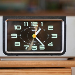 Vintage Rhythm Wecker Table Clock / Transistor Alarm / Retro Desk Clock / Retro Alarm Clock / Retro Clocks / Alarm Clock / Japan / '70s image 9