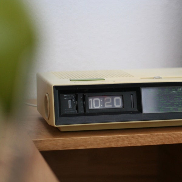 Vintage Philips 440 Alarm Flip Clock / Vintage Philips Radio / Retro Alarm Clock / Retro Radio / Table Alarm Clock / Retro / Germany / '70s