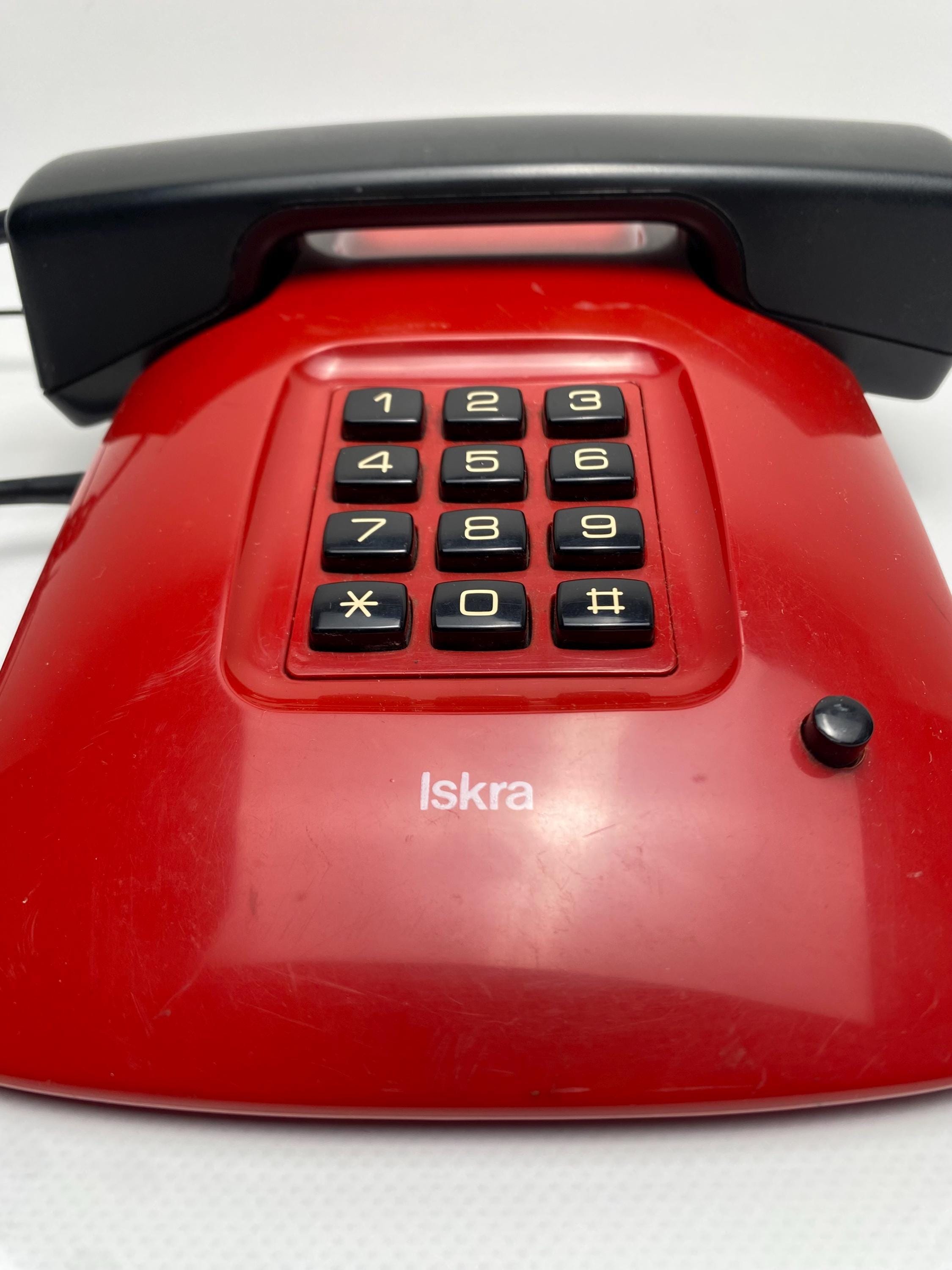 ミッドセンチュリーの赤い電話機 ISKRA ETA 85 / レトロなプッシュ