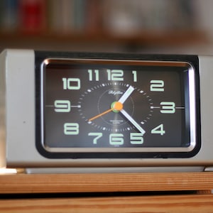 Vintage Rhythm Wecker Table Clock / Transistor Alarm / Retro Desk Clock / Retro Alarm Clock / Retro Clocks / Alarm Clock / Japan / '70s image 5