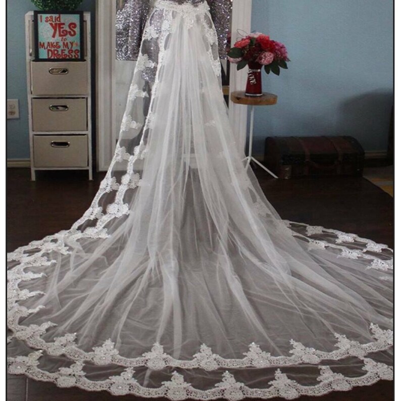 gown with detachable train
