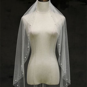 Elegant Bridal Veil Pearl Edge Wedding Veil with Hair Comb 1 Tier Fingertip Veil Bride Accessories Wedding Novias