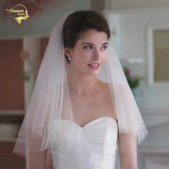 Ivory wedding deals veils with comb