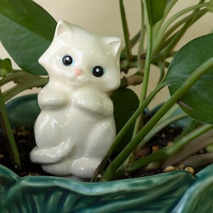 Kitten Plant Spike: Self-Watering Ceramic Olla for Houseplants and Gardens