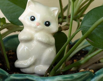 Kitten Plant Spike: Self-Watering Ceramic Olla for Houseplants and Gardens