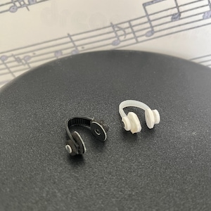 Dollhouse Miniature Headphones Wireless Over Ear, 1:12 Scale