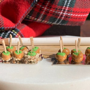 Dollhouse Miniature Caramel Apples, 1:12 scale, mini apples, miniature caramel apples
