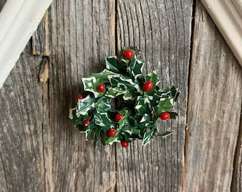Dollhouse Miniature Holly Wreath, Variegated Holly, Christmas wreath, 1:12 scale