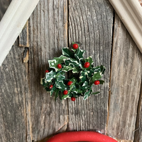 Dollhouse Miniature Holly Wreath, Variegated Holly, Christmas wreath, 1:12 scale