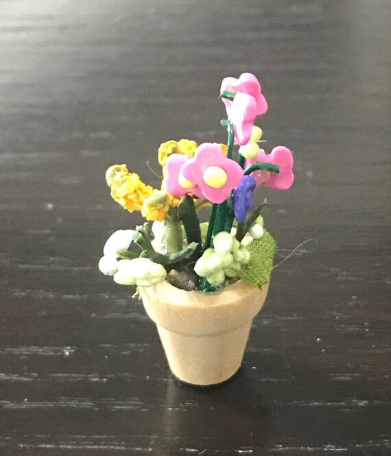 dollhouse miniature flowers