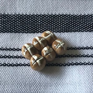 Dollhouse Miniature Hot Cross Buns, 1:12 Scale, doll accessory, dollhouse mini, miniature food