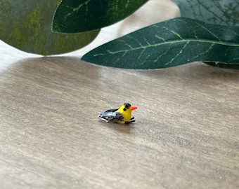 Dollhouse Miniature Gold Finch, 1:12 Scale, miniature bird, mini nature