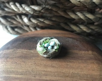 Dollhouse Miniature Nest with Speckled Egg, 1:12 Scale, dollhouse nature, dollhouse decor, mini eggs, handmade