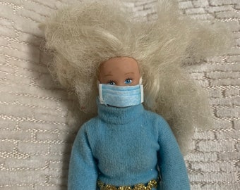 Puppenhaus Miniatur Gesichtsmaske, Maßstab 1:12, handgefertigte Mini-Maske