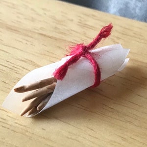 Dollhouse Miniature Breadsticks, doll food, miniature breadsticks, 1:12 Scale