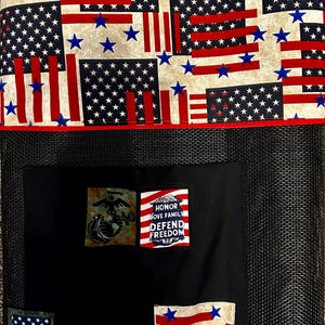 Bolso con diseño de bandera de Marine & Worship