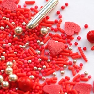 Rosen sind rote Sprinkles Mix