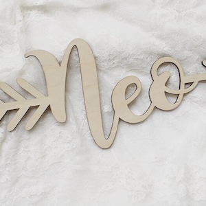 Señal de nombre personalizado flecha de madera, decoración de la pared, decoración del hogar
