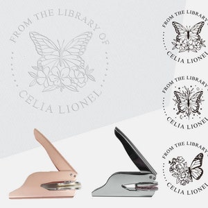 Carimbo de borboleta personalizado, carimbo de biblioteca, relevo de professor, livro pertence a, ex libris, livros de pilha, relevo de livro floral