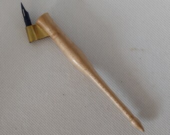 Oblique - Calligraphy 'Dip Pen' a 'feature' pen in Lacewood
