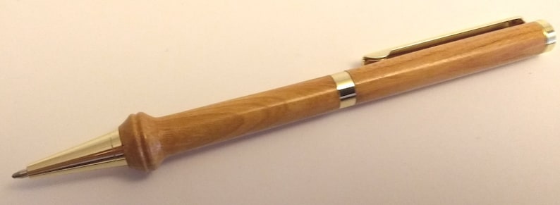 p541 Kent cherry on gold slimstyle pen