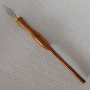 Calligraphy &#39;Dip Pen&#39; in handcrafted  Mulberry wood