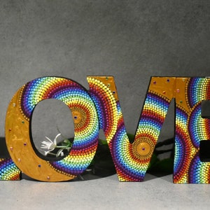 Amore Arcobaleno e Oro - Mandala, Mandala Art, Dotting Art, legno, Mandala di Legno, Dot Painting, Dot Mandala, pittura artistica, houd