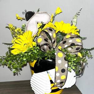 BEE Centerpiece, Bee Decoration, Bee Arrangement, Wooden Bee With