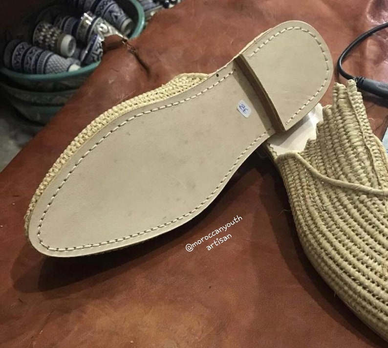artisanat fez marrakech morocco vintage shoes Moroccan Shoes : Raffia style summer 2019 boho style chic handmade sandales